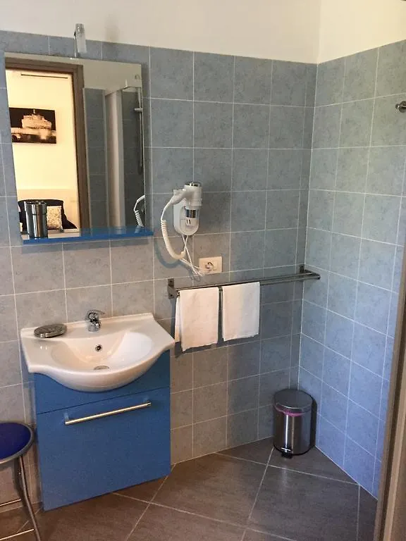 Bed and Breakfast Aquarius Roma 3*,  Italia