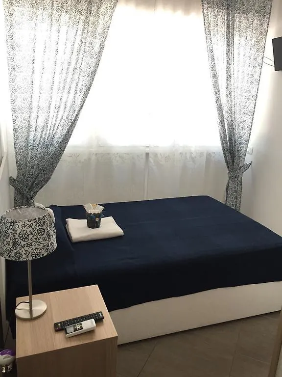 Bed and Breakfast Aquarius Roma 3*,