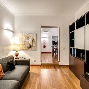 Bernini Near The Trevi Fountain - 4 Bedroom Roma